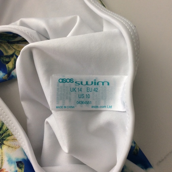 Deep V neck one piece swimsuit - Picture 8 of 14